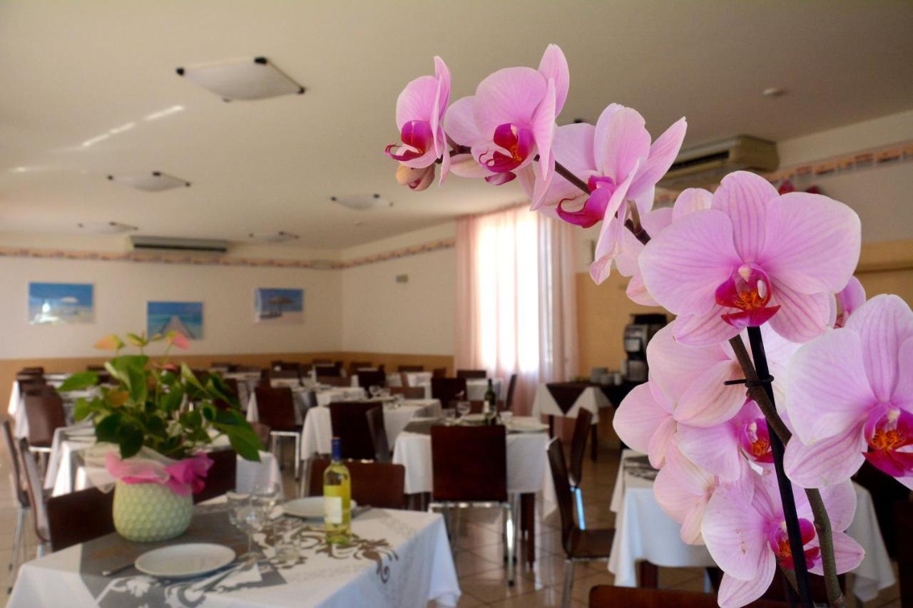 Hotel Orly Cesenatico Buitenkant foto