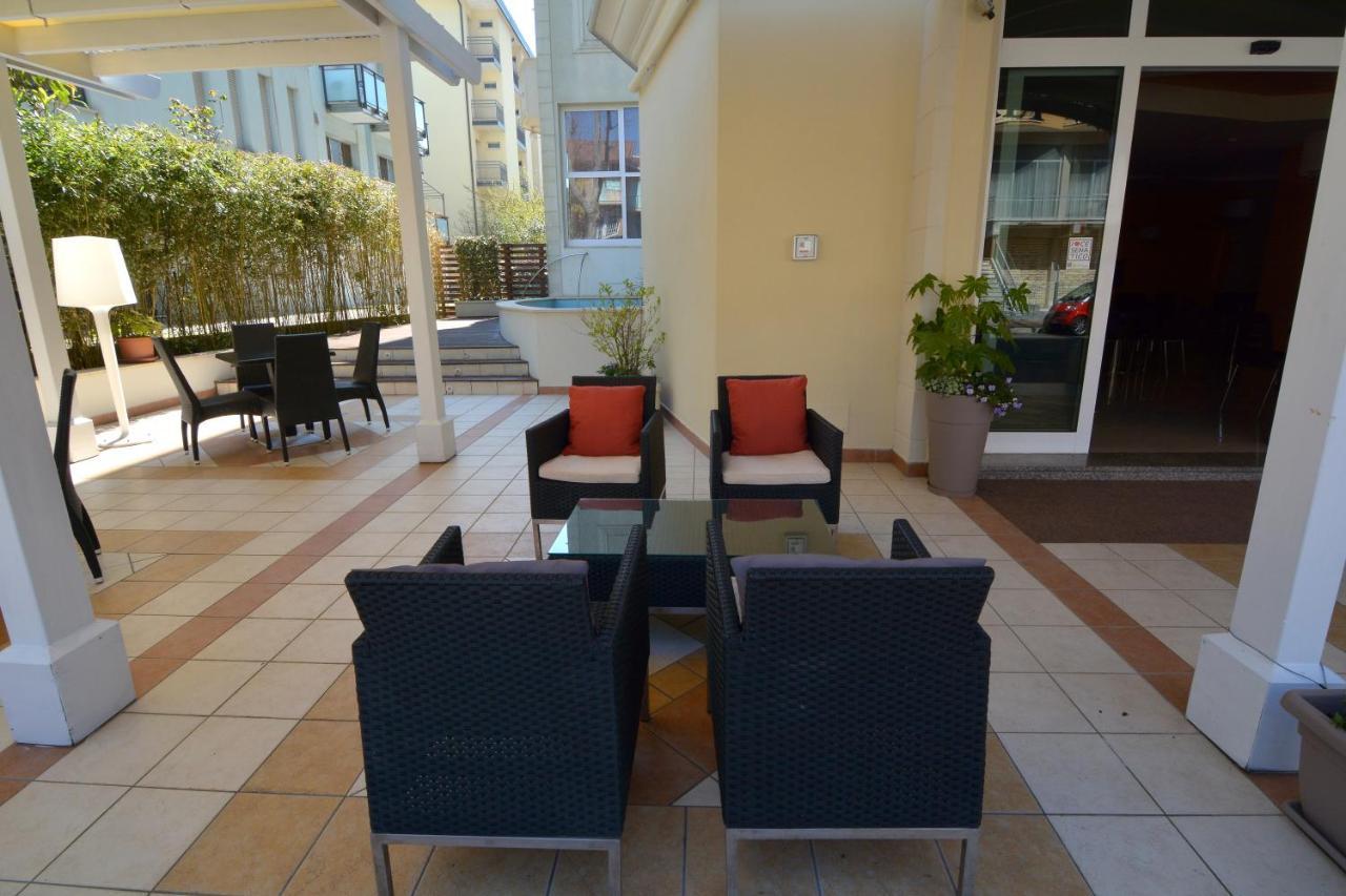 Hotel Orly Cesenatico Buitenkant foto