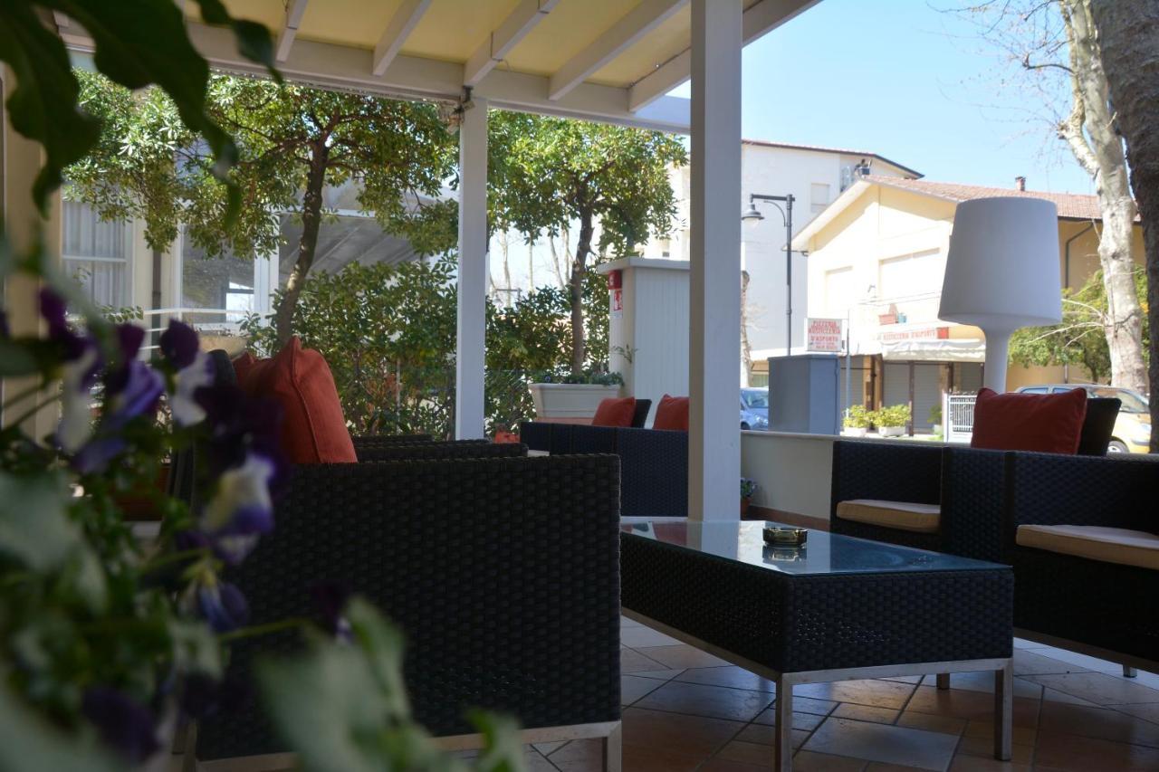 Hotel Orly Cesenatico Buitenkant foto