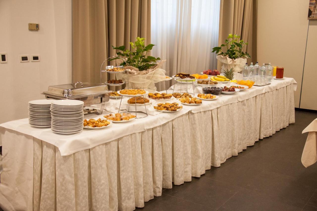 Hotel Orly Cesenatico Buitenkant foto