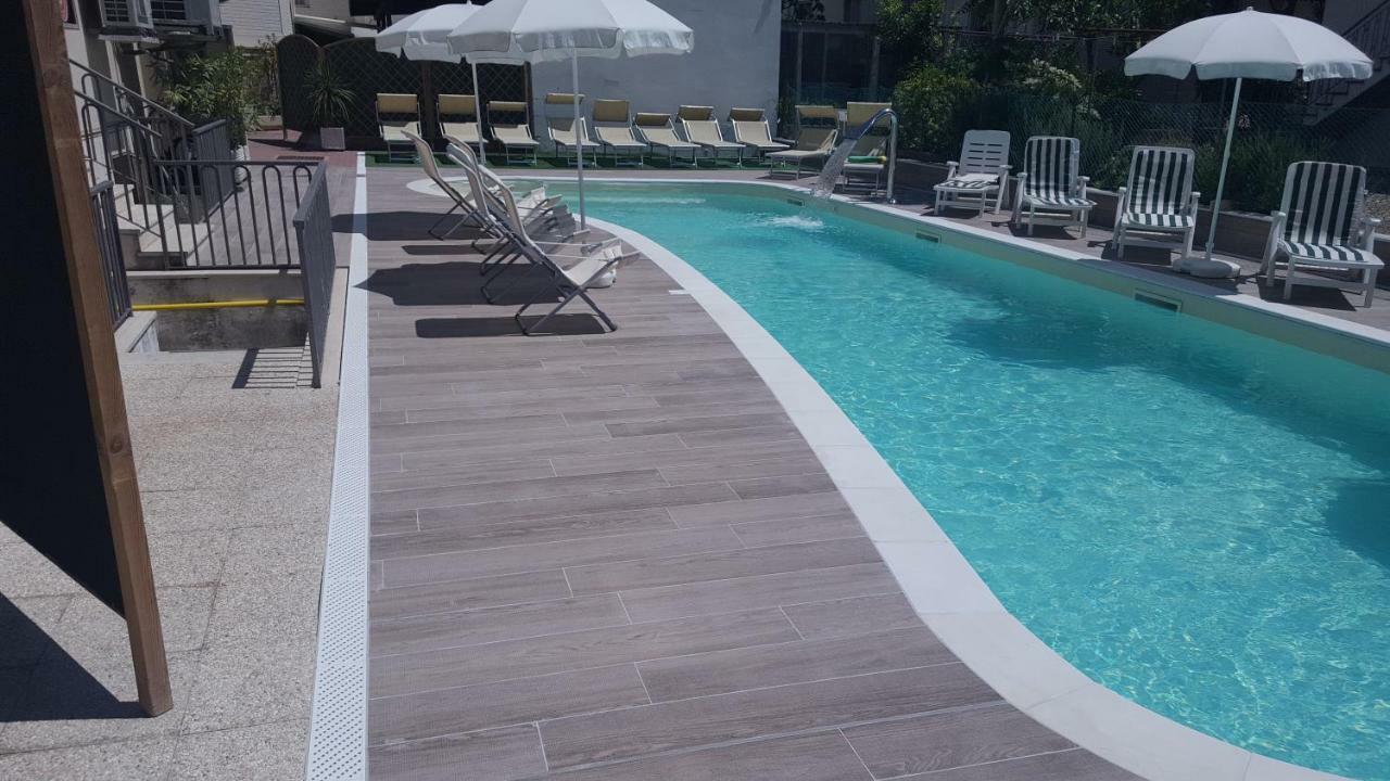 Hotel Orly Cesenatico Buitenkant foto